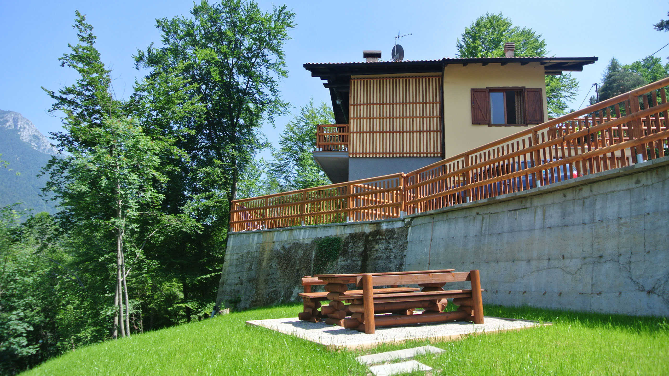 Lake Ledro Apartments with a view |  Ledro House Ledro House | Cà Romantica