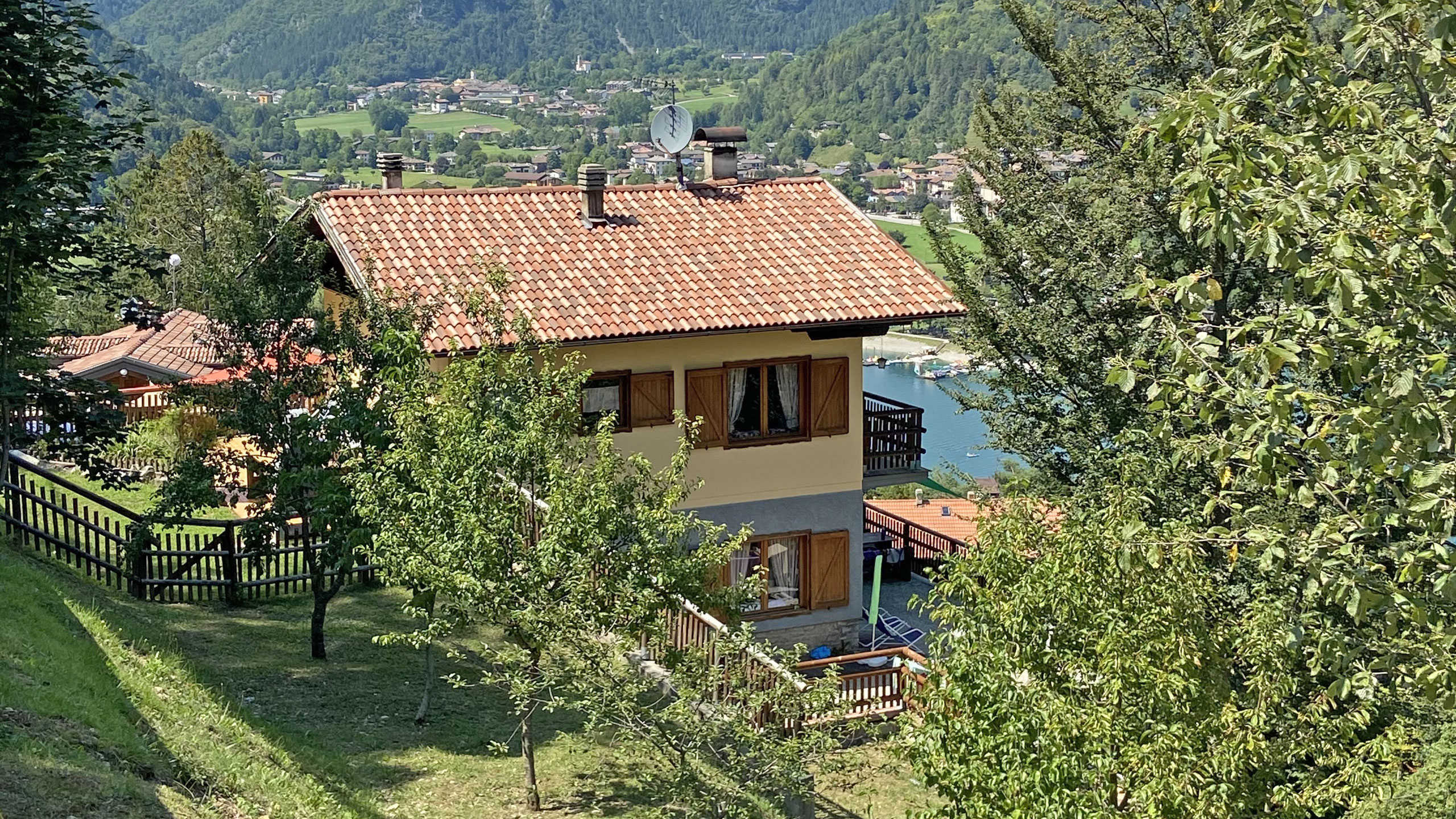 Ledrosee-Wohnungen mit Blick | Ledro House Ledro House | Cà Romantica