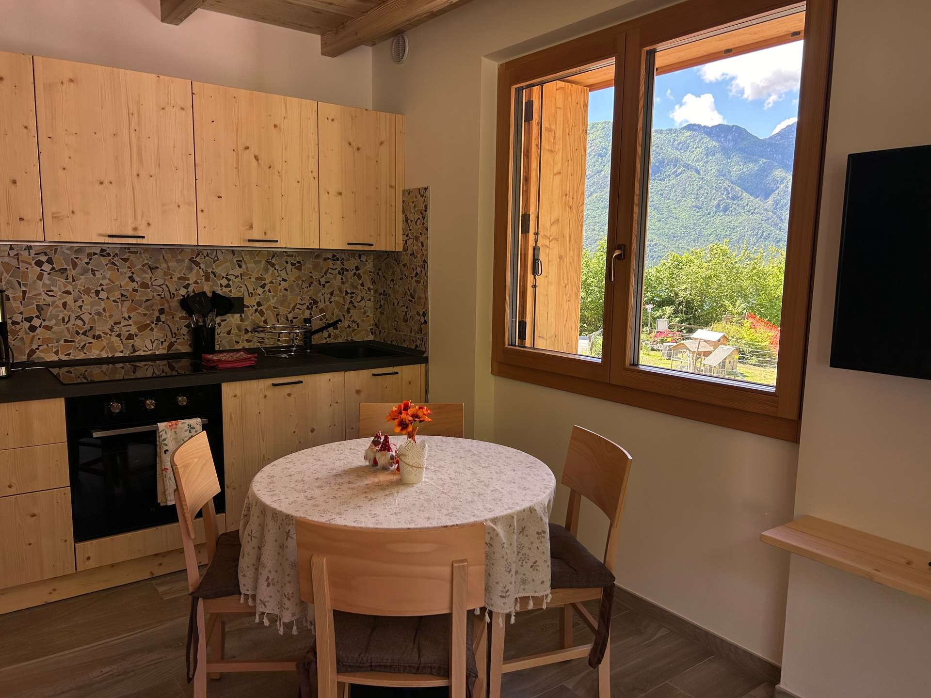 Appartamenti Lago di Ledro con vista |  Ledro House Ledro House | APPARTAMENTO CASA DASCA MEZZOLAGO