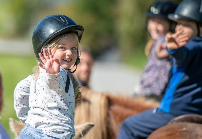 BAMBINI A CAVALLO